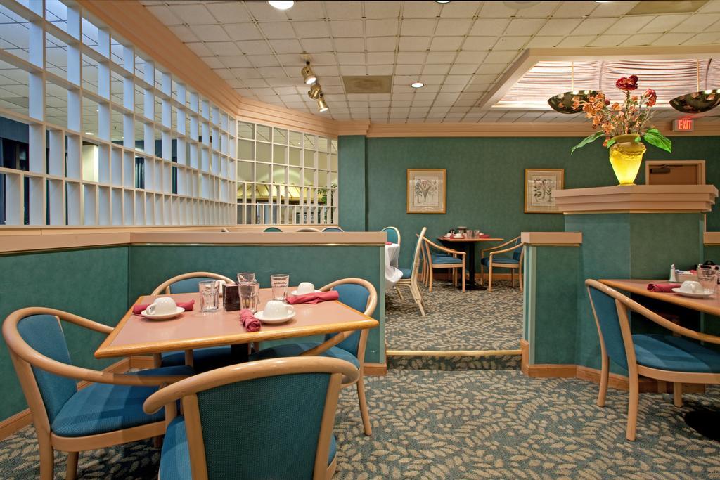 Hotel Salisbury & Conference Center Restaurace fotografie